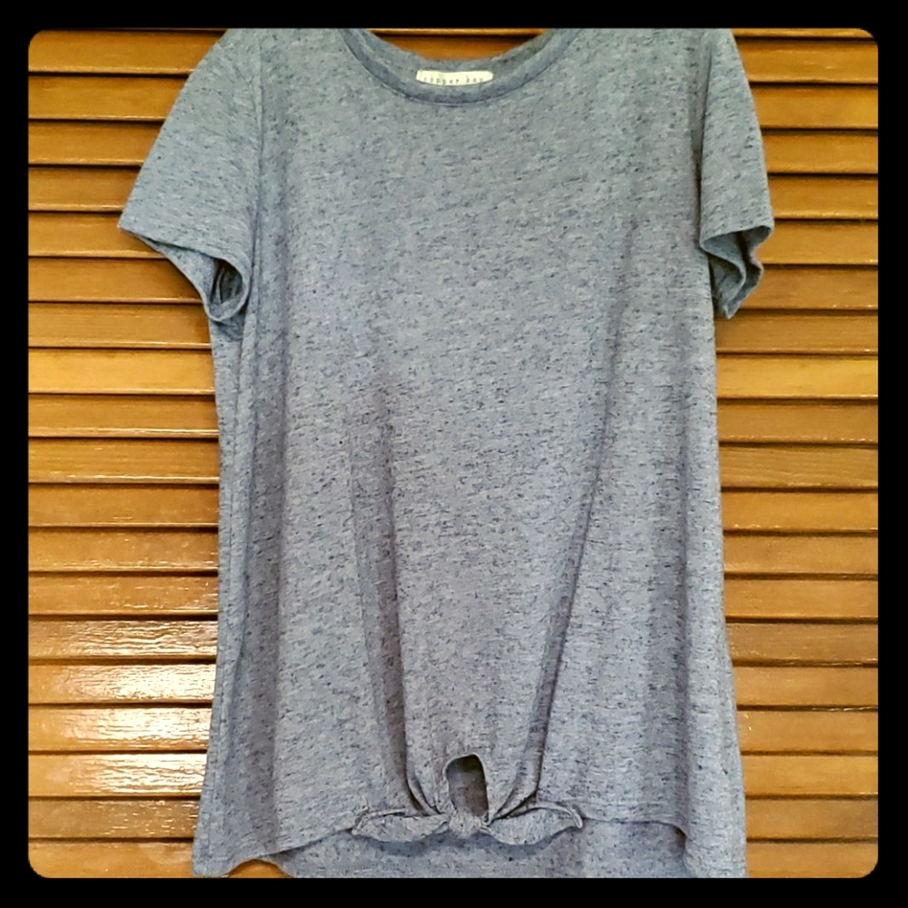 Girls large gray Copper Key shirt